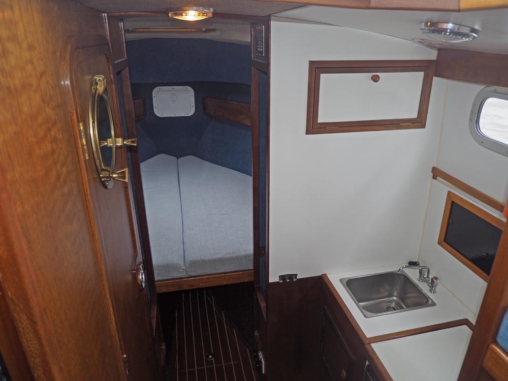 Cabin en avant, H&eacute;bergements